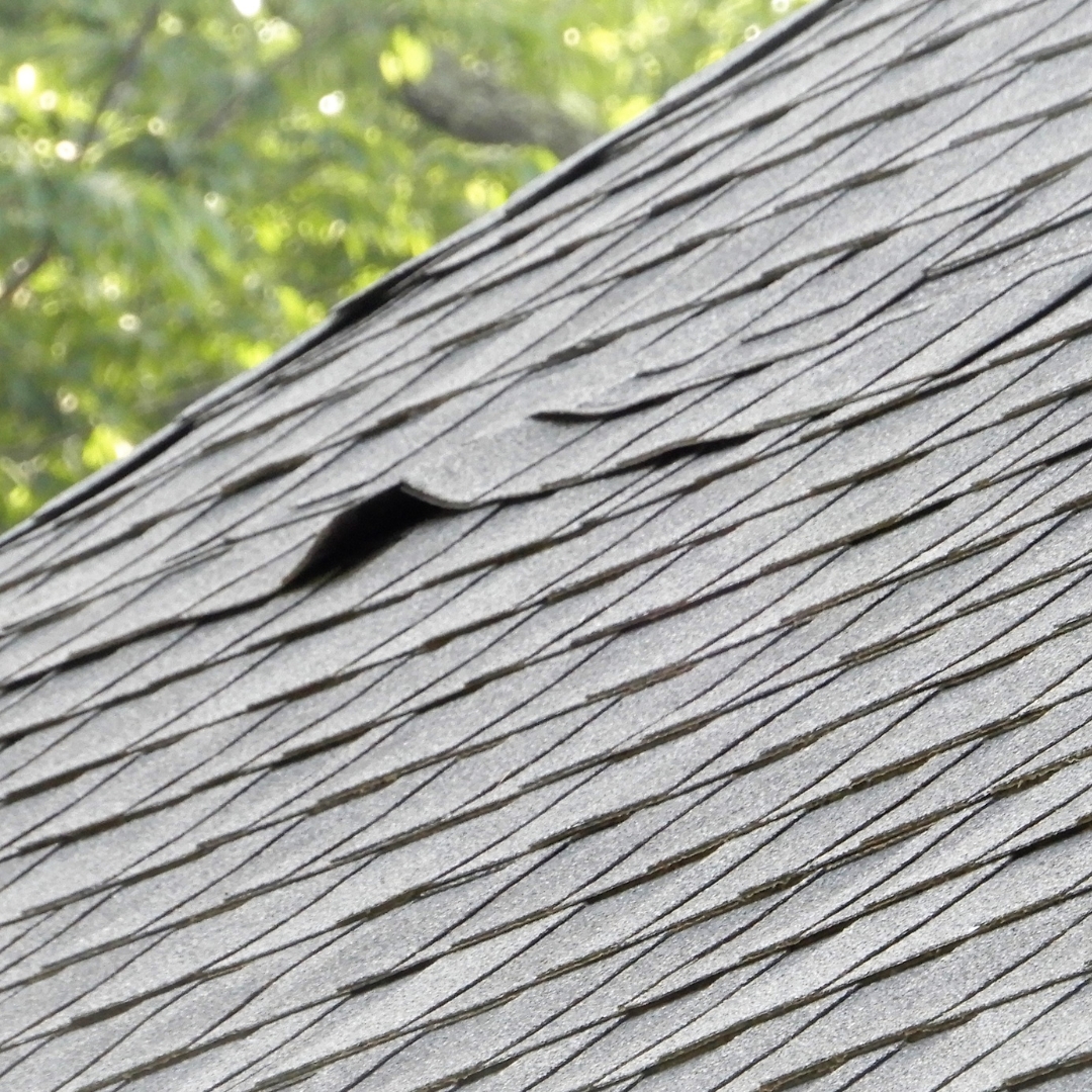 What Are the Signs That a Roof Needs to Be Replaced